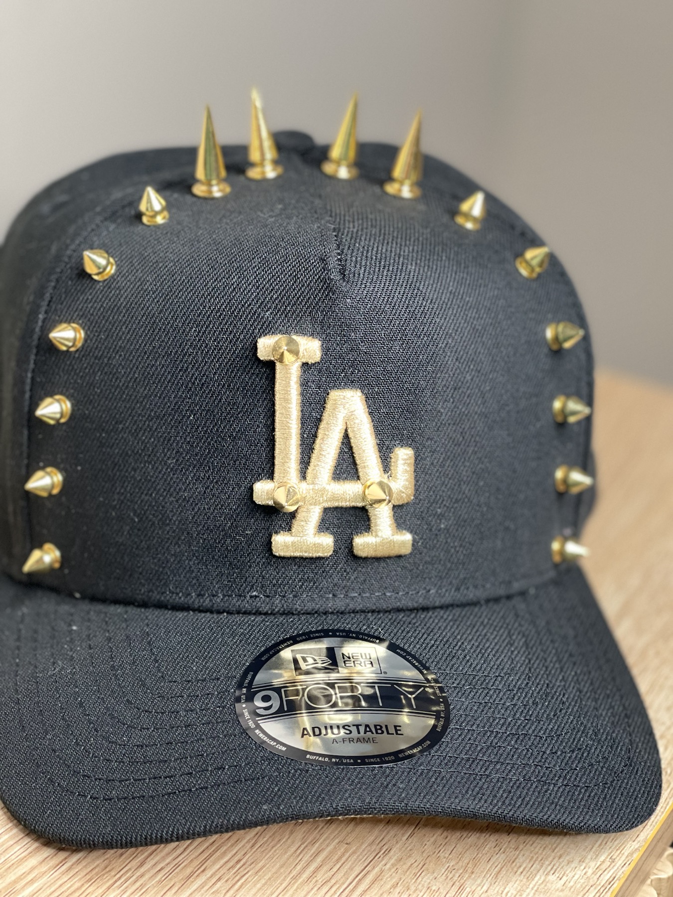 Custom cap subscription style